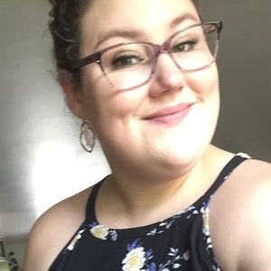 Meet your Posher, Casey